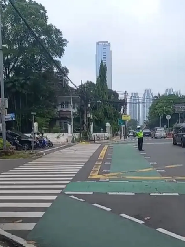 Sejumlah titik di Jakarta mengalami kepadatan imbas gangguan lampu lalu lintas (traffic light).