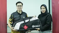 Penandatanganan kerja sama dilakukan Presiden Direktur Eagle, Hengky Sofyan dan Ketua Pusdiklat Victory Badminton Club Bogor, Syarifa Nurmariam, Jumat, 10 November 2023.