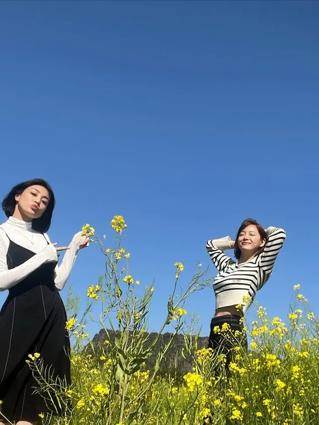 Kim Sejeong dan Jihyo TWICE. (Foto: Instagram/clean_0828)