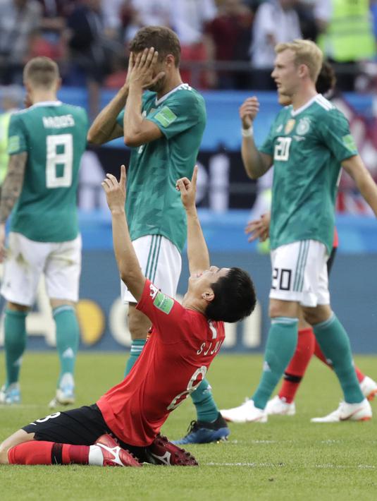 Ekspresi pemain Korea, Ju Se-jong usai timnya mengalahkan Jerman pada laga grup F Piala Dunia 2018 di Kazan Arena, Kazan, Rusia, (27/6/2018). Korea menang atas Jerman 2-0. (AP/Lee Jin-man)