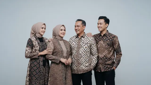 Tren Baju Lebaran 2026 untuk Keluarga Model Etnik Kontemporer