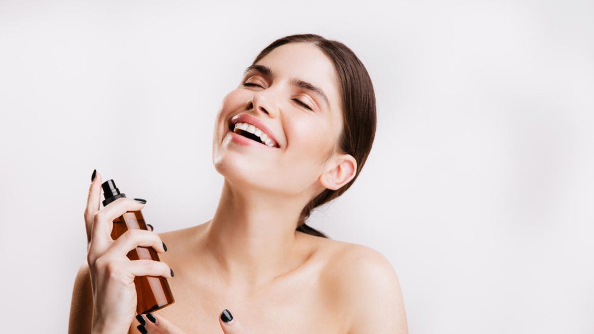 How To 4 Cara Sederhana Membuat Face Mist untuk Kulit Glowing Beauty