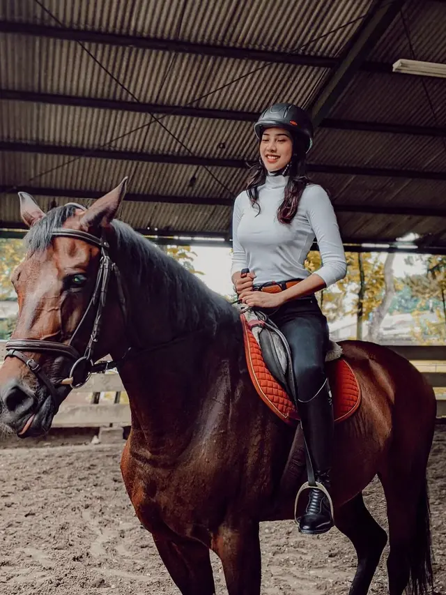 6 Potret Anya Geraldine Latihan Berkuda, Curi Perhatian