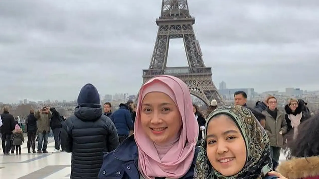 [Fimela] Desy Ratnasari dan Nasywa Nathania