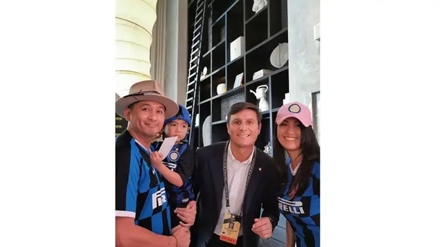 6 Potret Keseruan Sharena dan Ryan Delon Saat Saksikan Inter Milan di Singapura