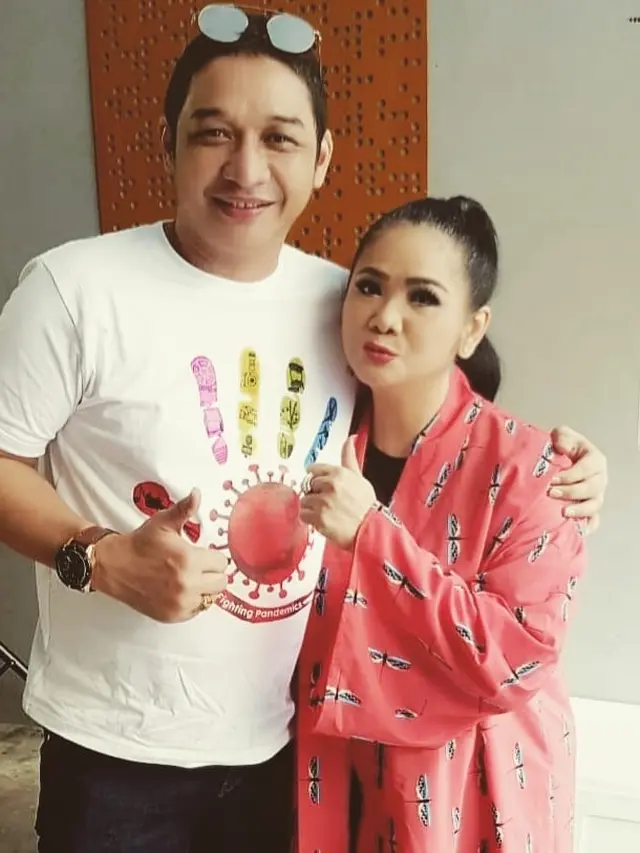 6 Pesona Vina Panduwinata, Tetap Awet Muda di Usia 61 Tahun