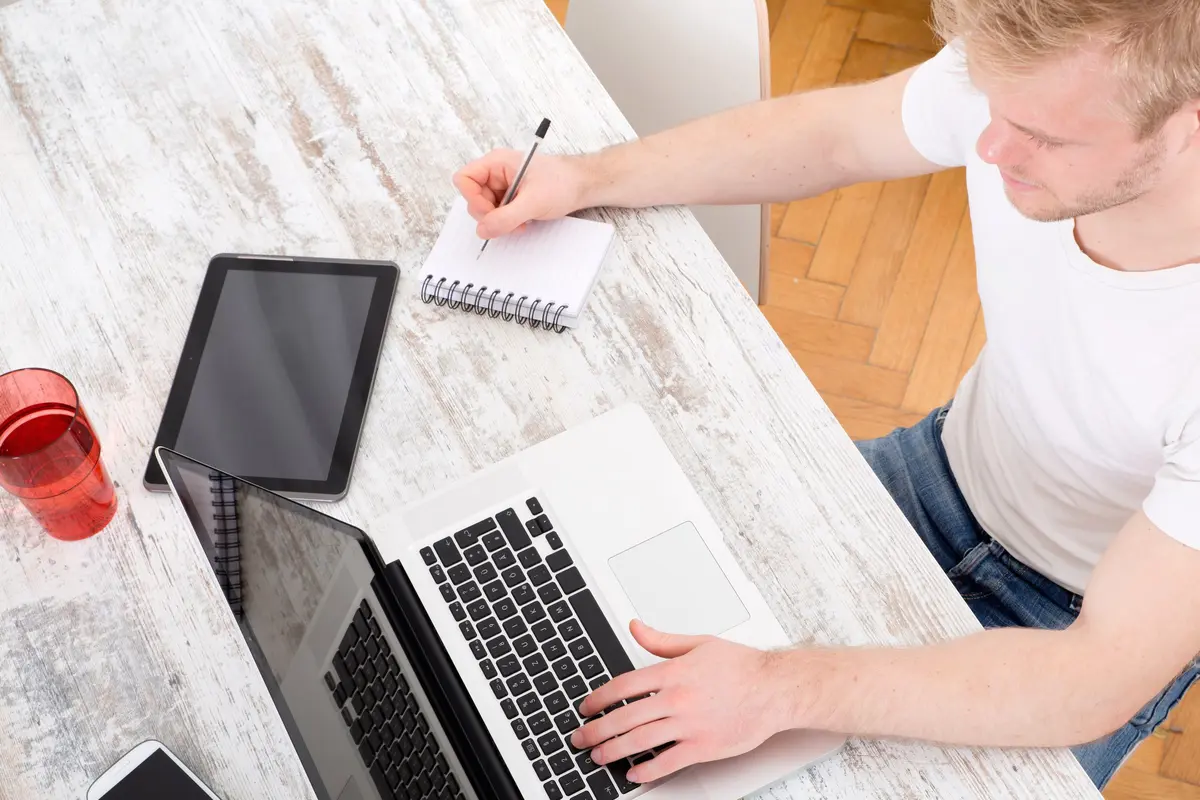 3 Tips Membangun Bisnis Sambil Bekerja Jadi Karyawan