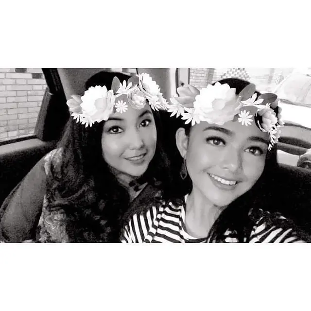 6 Potret Kebersamaan Amanda Manopo dan Kakak, Kompak