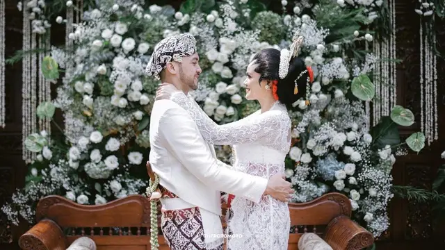 Indah Indriana telah menikah dengan Diaz Adritya Putra Adrian pada 5 Juni 2021 lalu  (https://www.instagram.com/p/CQ7mpCxsP_Y/?utm_medium=copy_link)