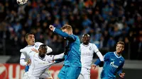 Sengit, Zenit dan Porto Bermain Imbang