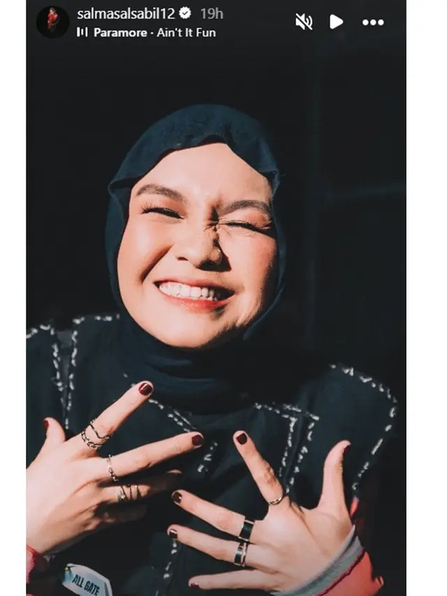 7 Potret Gaya Salma Salsabil di Pestapora 2025, Umumkan Kelahiran Anak Pertama