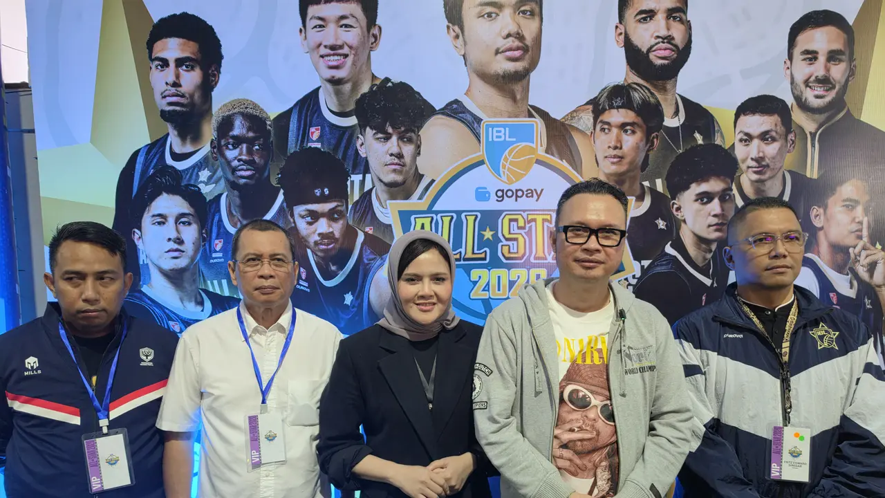 Dirjen Imigrasi Hendarsam Marantoko saat menyaksikan IBL All-Star 2026