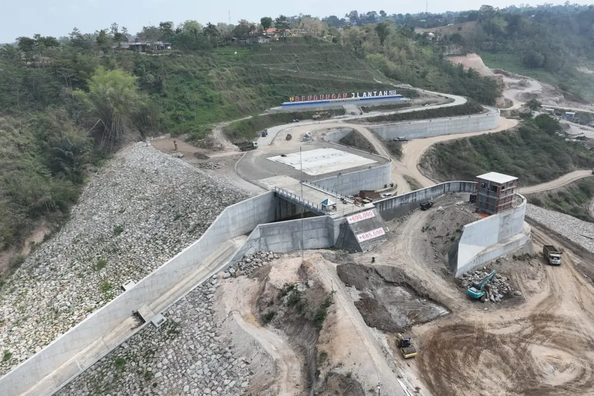 Proyek pembangunan Bendungan Jlantah di Kabupaten Karanganyar, Jawa Tengah sudah mencapai 98,54 persen. (Waskita Karya)