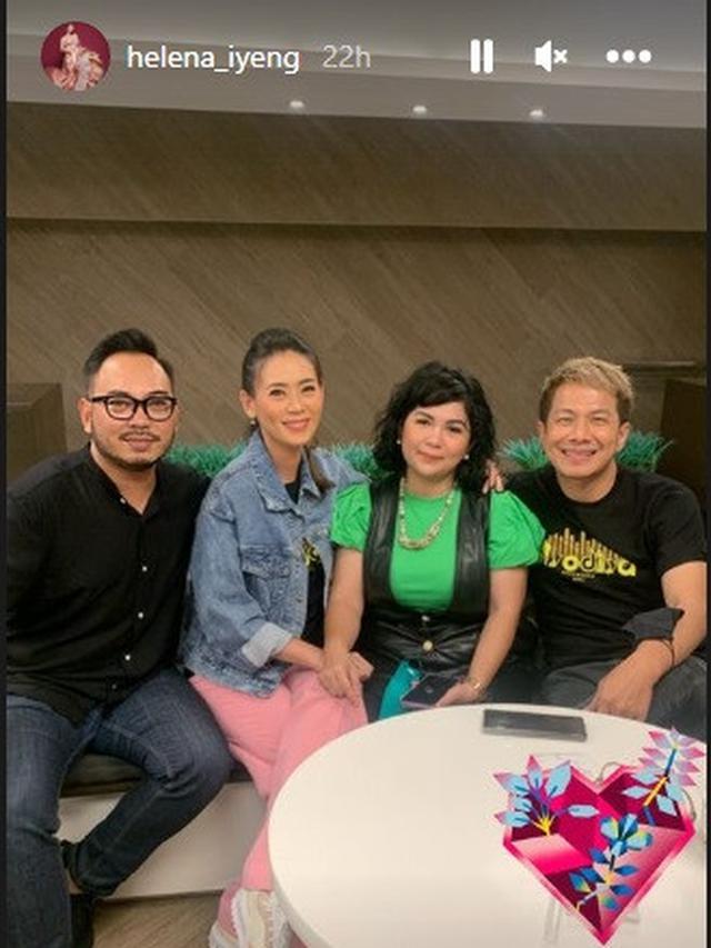 Pertemuan Joy Tobing dengan alumni Indonesian Idol pertama (Foto: Instagram helena_iyeng)