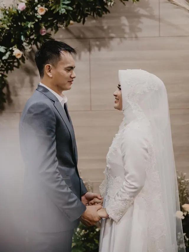 5 Fakta Menarik Karlie Fu, Suami Ikke Nurjanah yang Beda Usia 16 Tahun