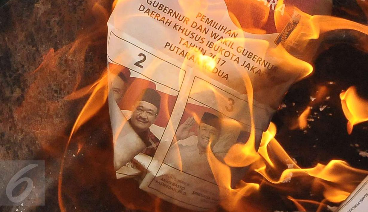 Sumarno mengatakan, pemusnahan dilakukan untuk menghindari terjadinya penyalahgunaan surat suara oleh orang yang tidak bertanggung jawab, Jakarta, Selasa (18/4). (Liputan6.com/Helmi Afandi)