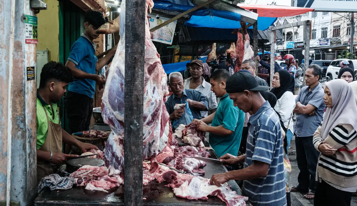 Menjelang bulan Ramadan 1446 H, kebutuhan daging di Banda Aceh mengalami lonjakan. (YASUYOSHI CHIBA/AFP)