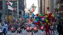 Balon Frozen's Olaf saat memeriahkan parade Hari Thanksgiving di Manhattan, New York, AS (23/11). Peringatan 'Thanksgiving' merupakan Hari Pengucapan Syukur di akhir musim panen. (AP Photo/Mary Altaffer)
