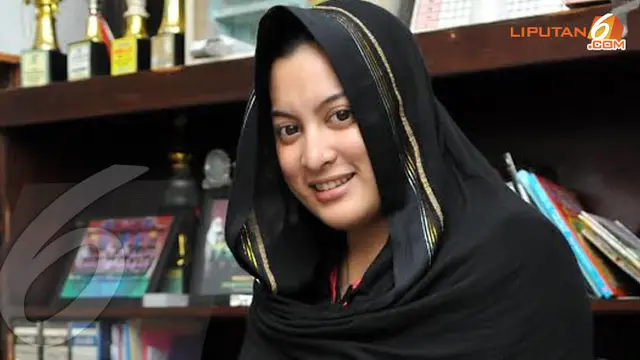 jane-shalimar-140108c.jpg