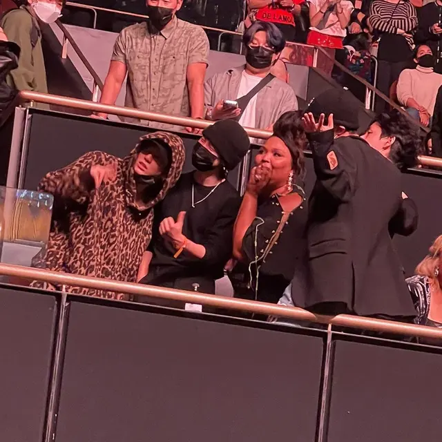 Potret BTS dan Lizzo dari ponsel penggemar