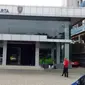 Showroom mobil Lamborghini di Cilandak, Jakarta Selatan, ditembak orang tak dikenal. 