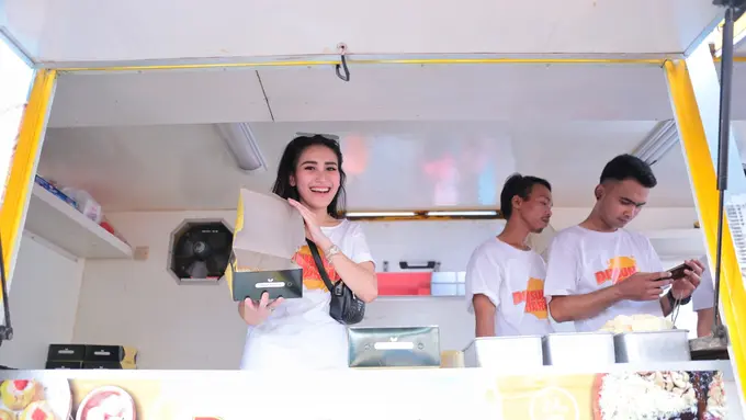 [Bintang] Ayu Ting Ting