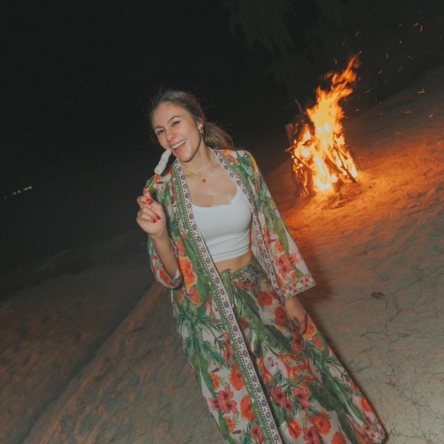 6 Potret Penampilan Wulan Guritno Rayakan Ultah ke-43, Bak ABG Usia 20-an Tahun