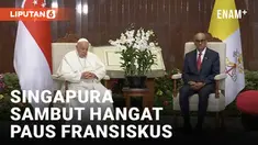 Paus Fransiskus disambut  Presiden Singapura Tharman Shanmugaratnam hari Kamis (12/9) . Hadir juga para pejabat di gedung parlemen Singapura.