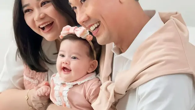 7 Selebriti Rayakan Natal Pertama sebagai Orang Tua di 2024