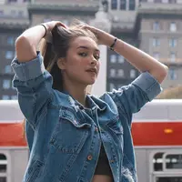 Potret Cantik Caitlin Halderman yang Sering Dibilang Mirip Ariana Grande