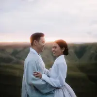 Maudy Ayunda dan Jesse Choi juga diketahui menjalin persahabatan saat keduanya menempuh pendidikan di Stanford University. Bahkan, hubungan asmara keduanya begitu tertutup sebelum resmi menikah pada 2022 lalu.(Liputan6.com/IG/@maudyayunda)