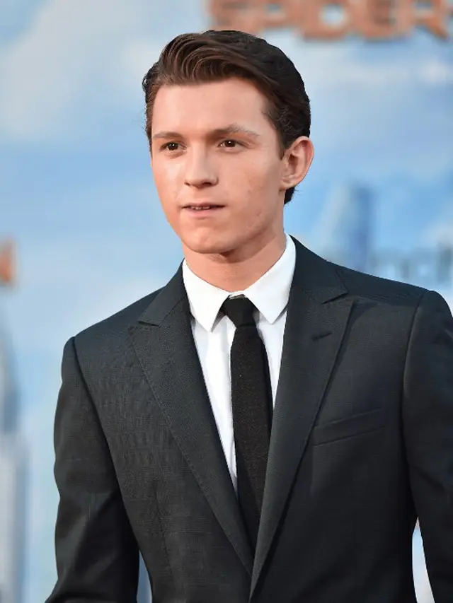 [Bintang] Tom Holland