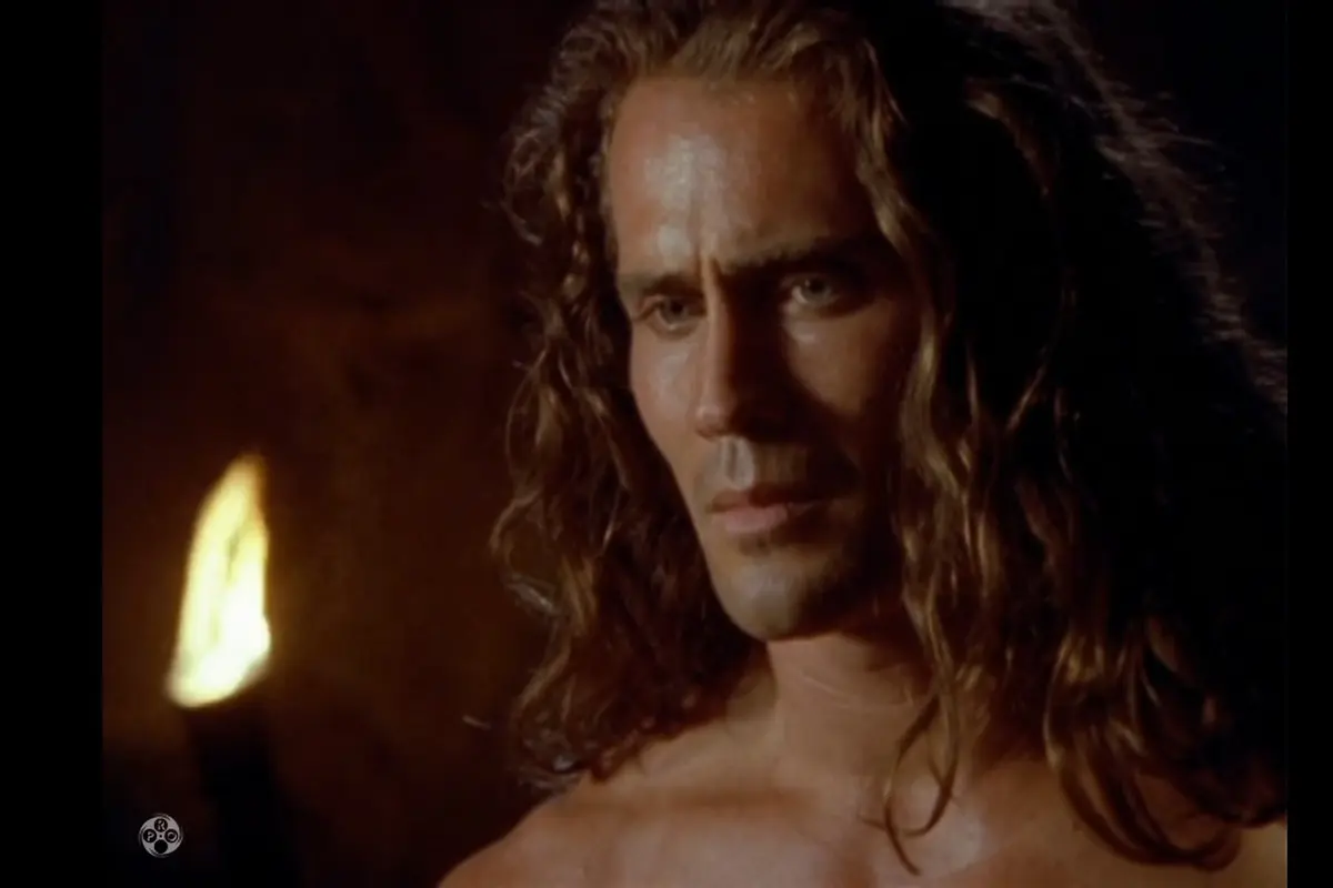 Joe Lara sebagai Tarzan di Tarzan: The Epic Adventures (Keller Siegel Entertainment/ Seagull Entertainment via IMDb)