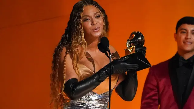 Beyonce menang Grammy Award. (Foto: AP Photo/Chris Pizzello)