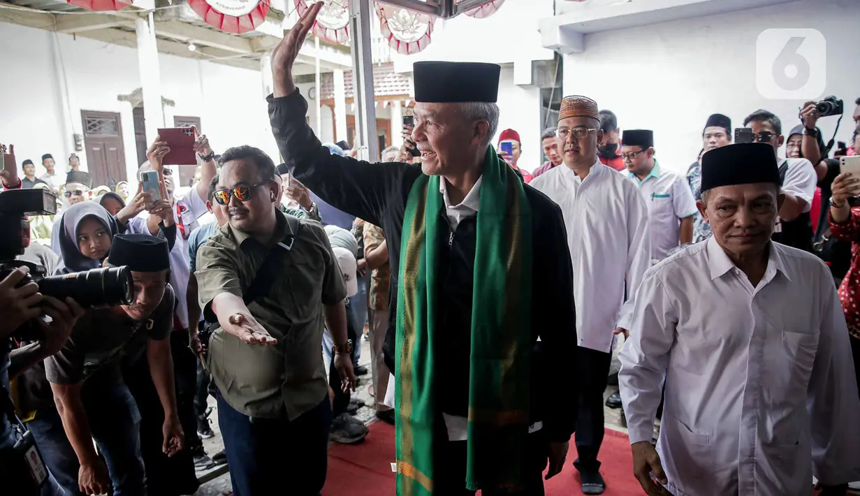 Setibanya di lokasi, Ganjar langsung melakukan pertemuan secara tertutup dengan pengurus Pondok Pesantren Ma'Hadut Tholabah. (Liputan6.com/Faizal Fanani)