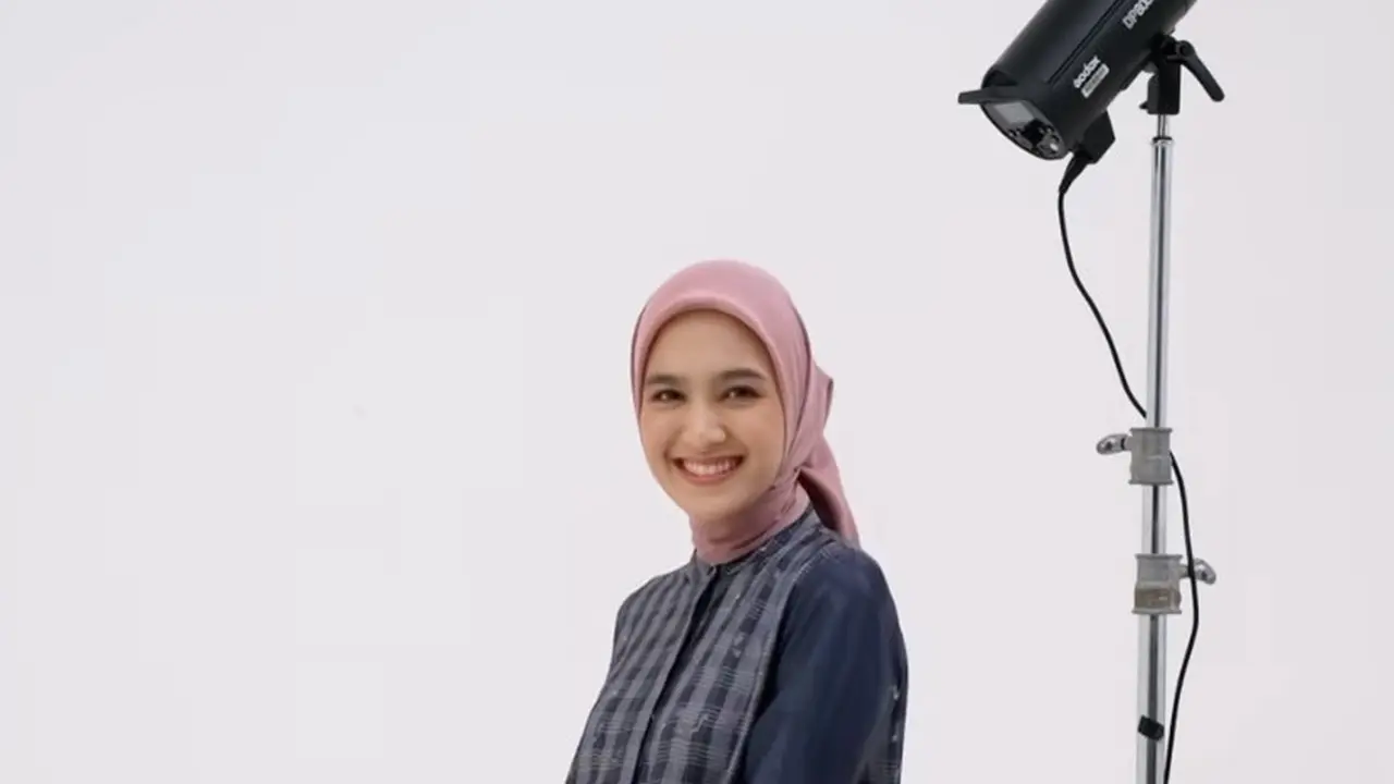 Ide Baju Lebaran Simple dari Cut Syifa