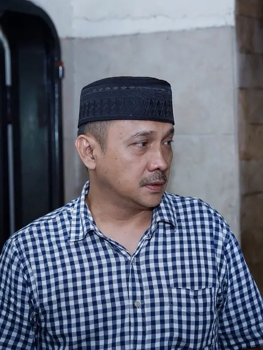 Ibunda Adi Bing Slamet meninggal dunia pada Kamis, 28 Juli 2016 pukul 10.15 WIB di Rumah Sakit Pusat Angkatan Darat (RSPAD), Jakarta. Meninggalkan delapan anak dan puluhan cucu. (Galih W. Satria/Bintang.com)