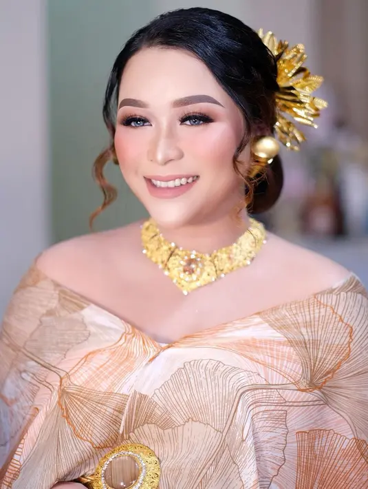 <p>Syifa juga melakukan sesi pemotretan tanpa mengenakan hijab. [Foto: Instagram/ syifaasyifaaa]</p>