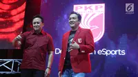 Ketum PKPI Diaz Hendropriyono dan Kepala Bekraf Triawan Munaf saat peluncuran Departemen eSports PKPI di SCBD, Jakarta, Selasa (25/9). Departemen ini berdiri mengurus olahraga game (esports games). (Liputan6.com/HO/Engga)
