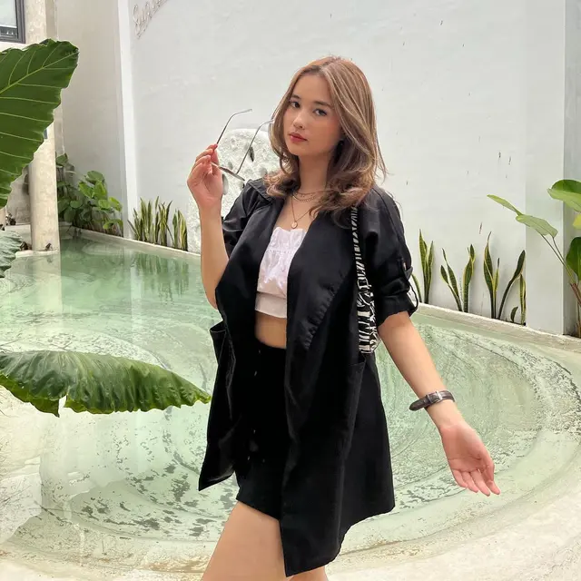 7 Potret Rheina, Asisten Hotman Paris yang Kini Jadi Artis Sinetron