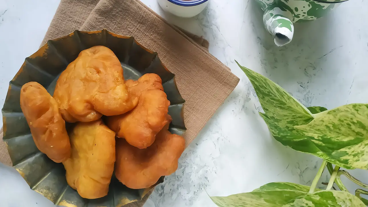 kue bohong empuk
