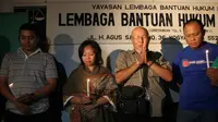 Ibu Rumah Tangga Ditahan Gara-gara Status Facebook Besok Disidang