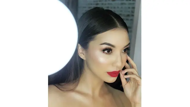 Digosipkan Dekat dengan Zack Lee, Ini 6 Potret Cantik Manohara