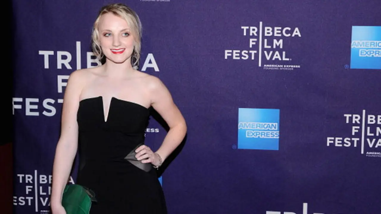 evanna-lynch-131014b.jpg
