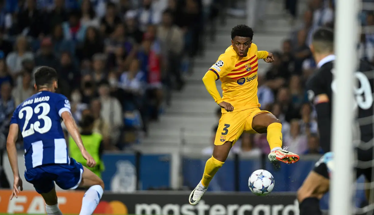 Berkat hasil ini, Barcelona pun untuk sementara bertengger kokoh di puncak klasemen Grup H dengan poin 6. (Patricia DE MELO MOREIRA / AFP)