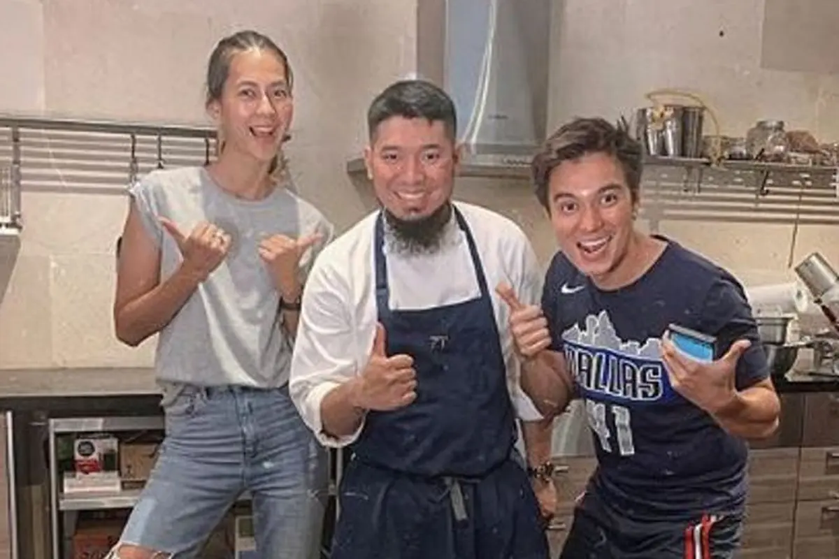 Menengok Dapur Paula Verhoeven, Bernuansa Kayu dan Bikin Betah Masak
