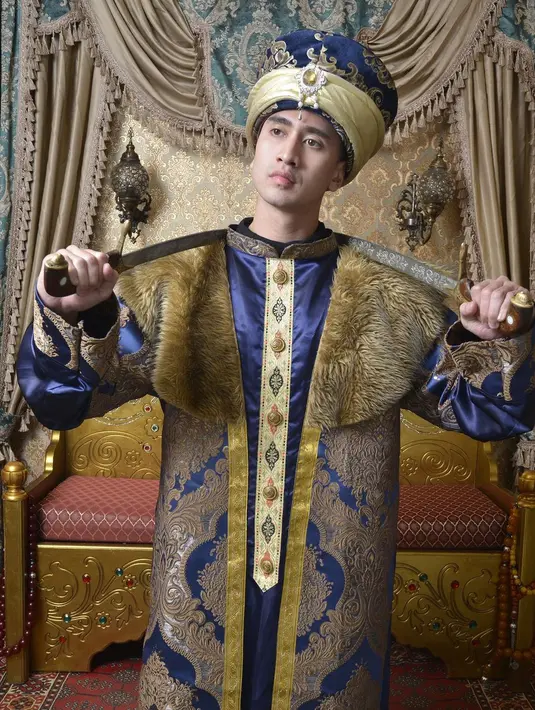<p>Verrell Bramasta tampil dengan konstum pangeran Timur Tengah. (Foto: Instagram/ bramastavrl)</p>