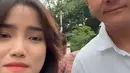 Untuk riasan wajah, seperti biasanya Fuji tampil dengan makeup flawless mengenakan lipstik coral. Serta rambutnya yang terurai belah tengah. [@fuji_an]