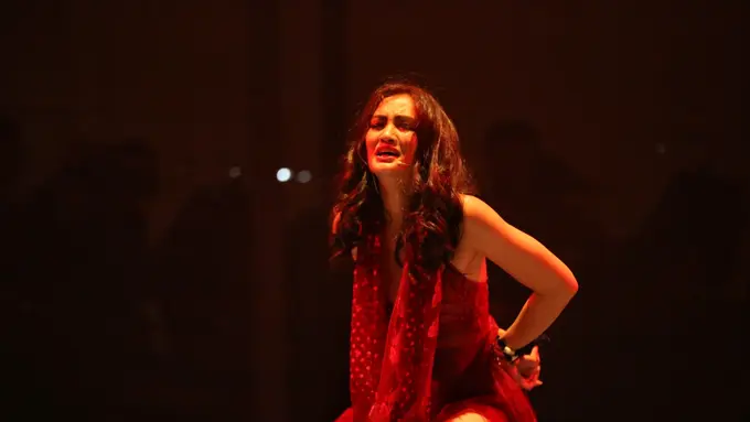 [Fimela] Atiqah Hasiholan