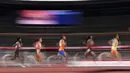 Atlet bertanding di final 10.000m putri pada Olimpiade Tokyo 2020 di Olympic Stadium, Tokyo, Sabtu (7/8/2021). (Foto: AFP/Jonathan Nackstrand)